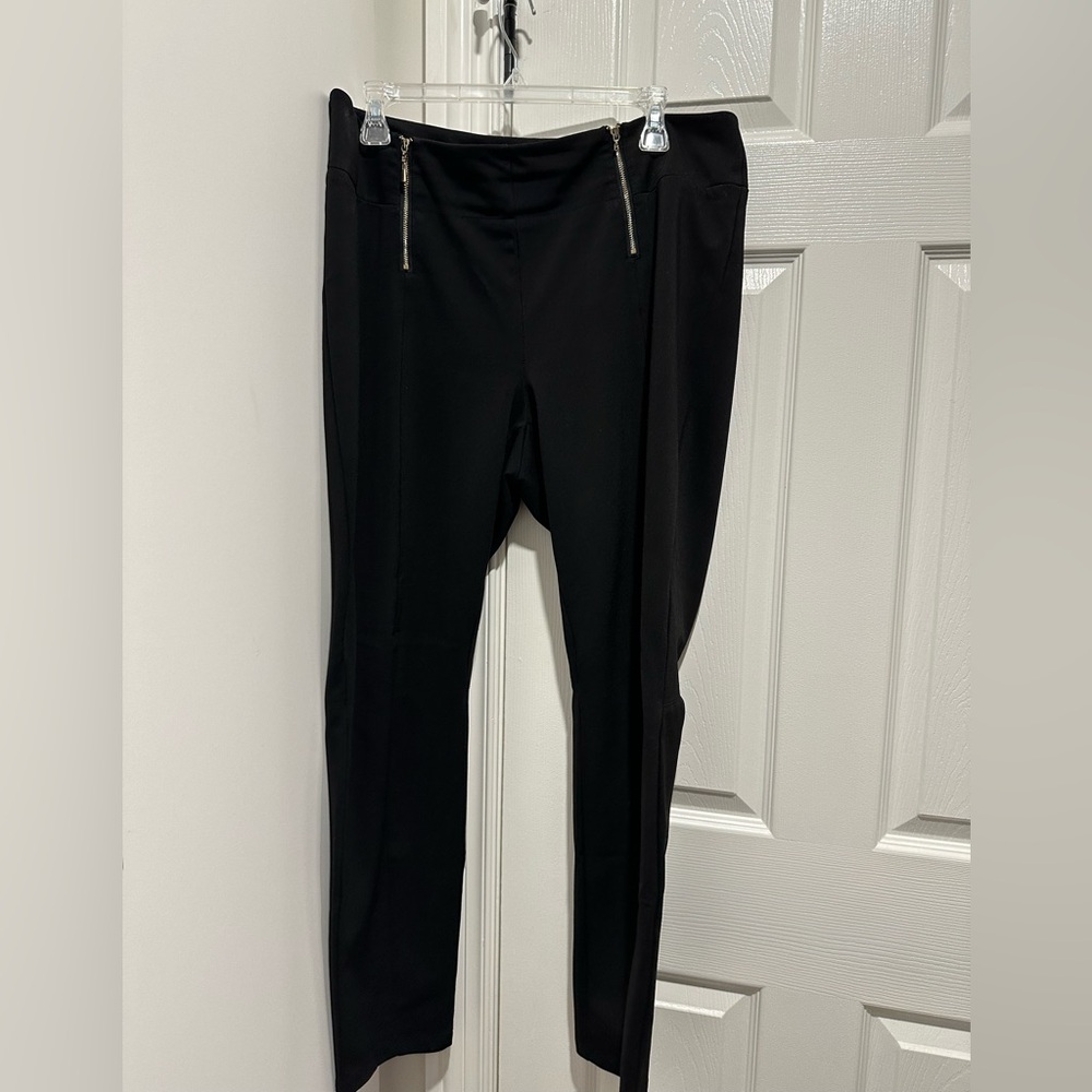 Black Pants with Zipper Accents